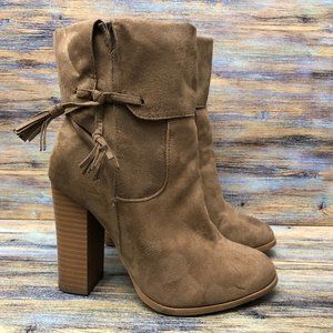 X2B Women's Heeled Ankle Boots Side Fringe Tie Tassels Tan Faux Suede Size 6